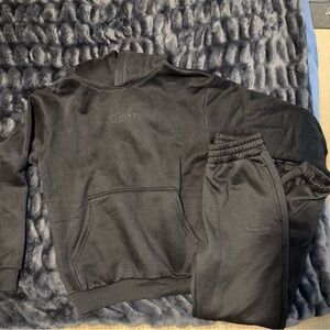 Comfrt Women's Black Hoodie and Jogger Set XS